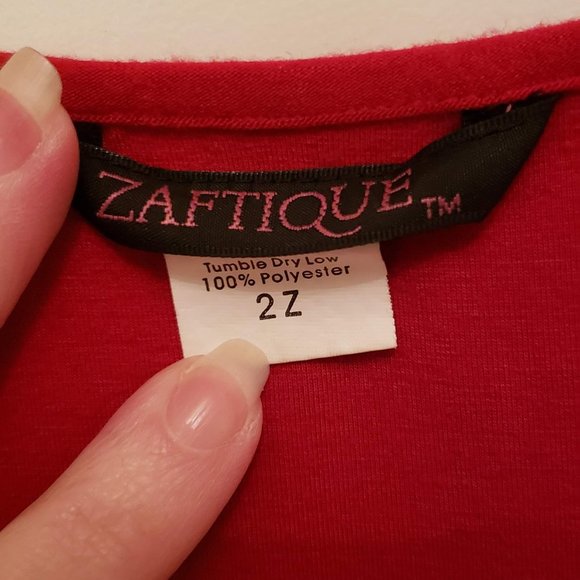 Red knit vee neck tank top - Picture 3 of 4